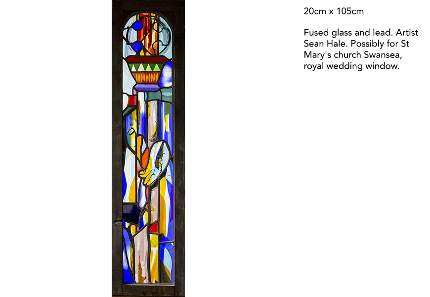 熔融玻璃和铅。艺术家肖恩·黑尔。可能是斯旺西圣玛丽教堂的皇室婚礼橱窗。
