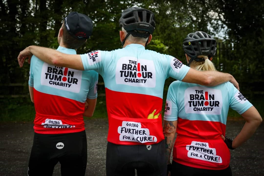 威尔士三一圣大卫大学(UWTSD)的高级讲师达雷尔·威廉姆斯博士即将参加一项500公里的自行车挑战，以筹集资金，提高脑瘤慈善机构的意识。