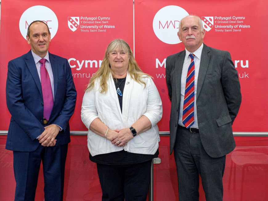 由威尔士大学圣三一圣大卫学院(UWTSD) MADE Cymru团队主办的行业峰会讨论了威尔士制造业如何通过与学术界的合作，将疫情后的挑战转化为机遇。