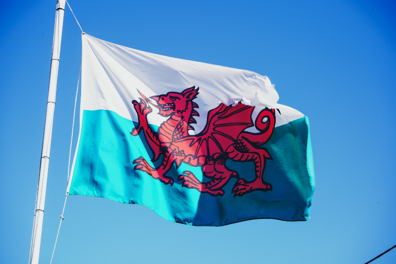 威尔士岸上物品旗